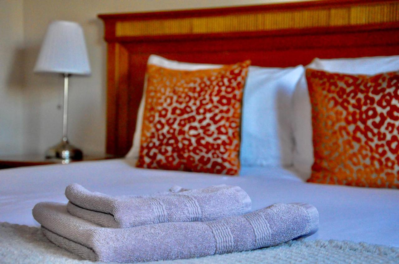 The Hollybush Inn And B&B Priors Marston エクステリア 写真