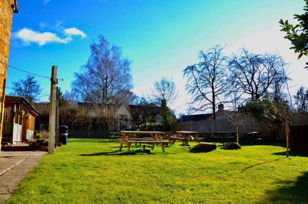 The Hollybush Inn And B&B Priors Marston エクステリア 写真