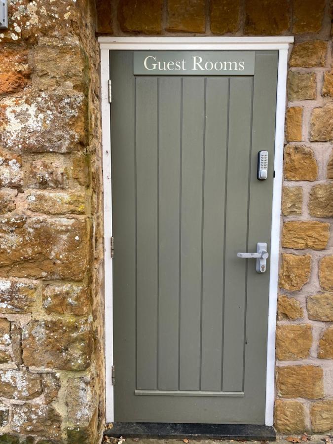 The Hollybush Inn And B&B Priors Marston エクステリア 写真