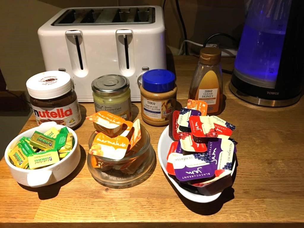 The Hollybush Inn And B&B Priors Marston エクステリア 写真