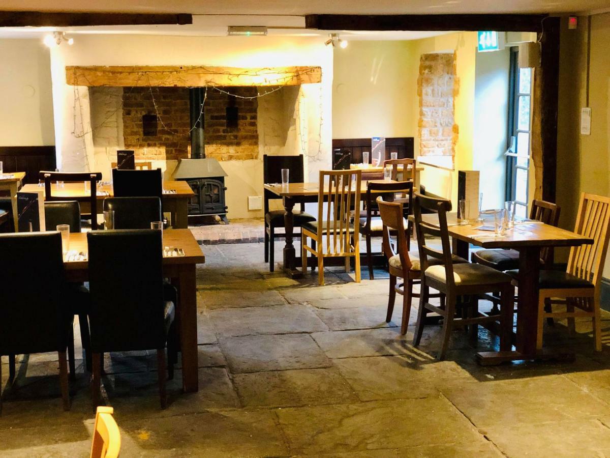 The Hollybush Inn And B&B Priors Marston エクステリア 写真