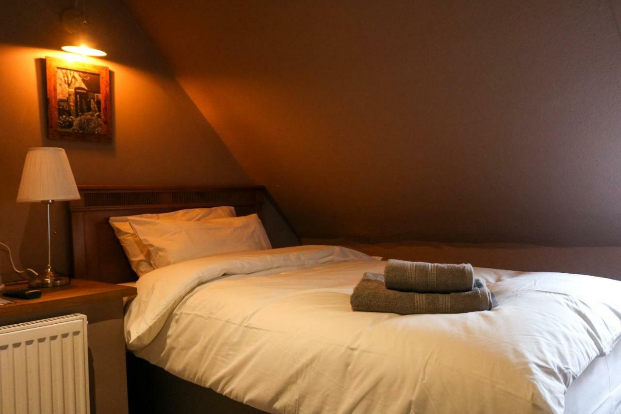 The Hollybush Inn And B&B Priors Marston エクステリア 写真