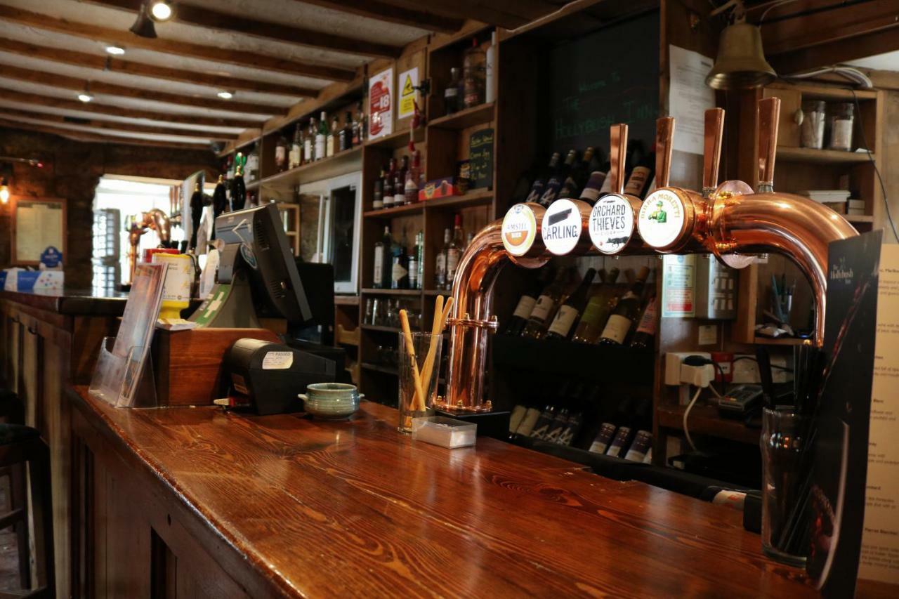 The Hollybush Inn And B&B Priors Marston エクステリア 写真