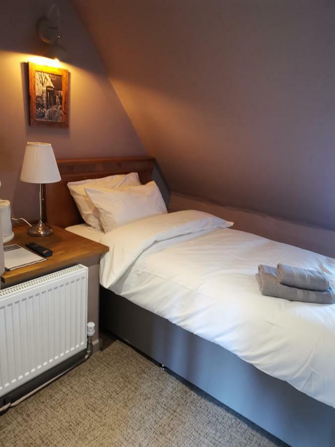 The Hollybush Inn And B&B Priors Marston エクステリア 写真