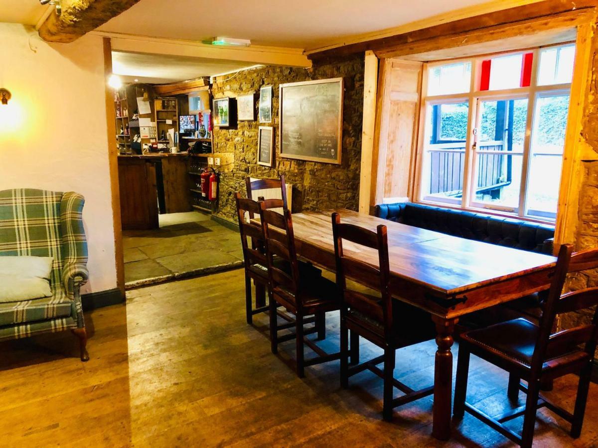 The Hollybush Inn And B&B Priors Marston エクステリア 写真